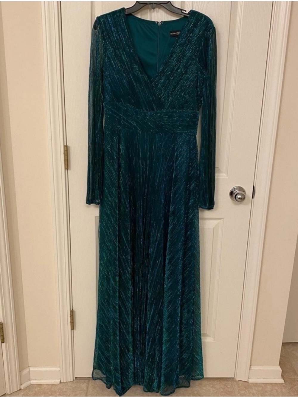 BETSY & ADAM Crinkle-Texture Sheer Long Sleeve Evening Gown in Jade Size 6. NWT. - Picture 7 of 12